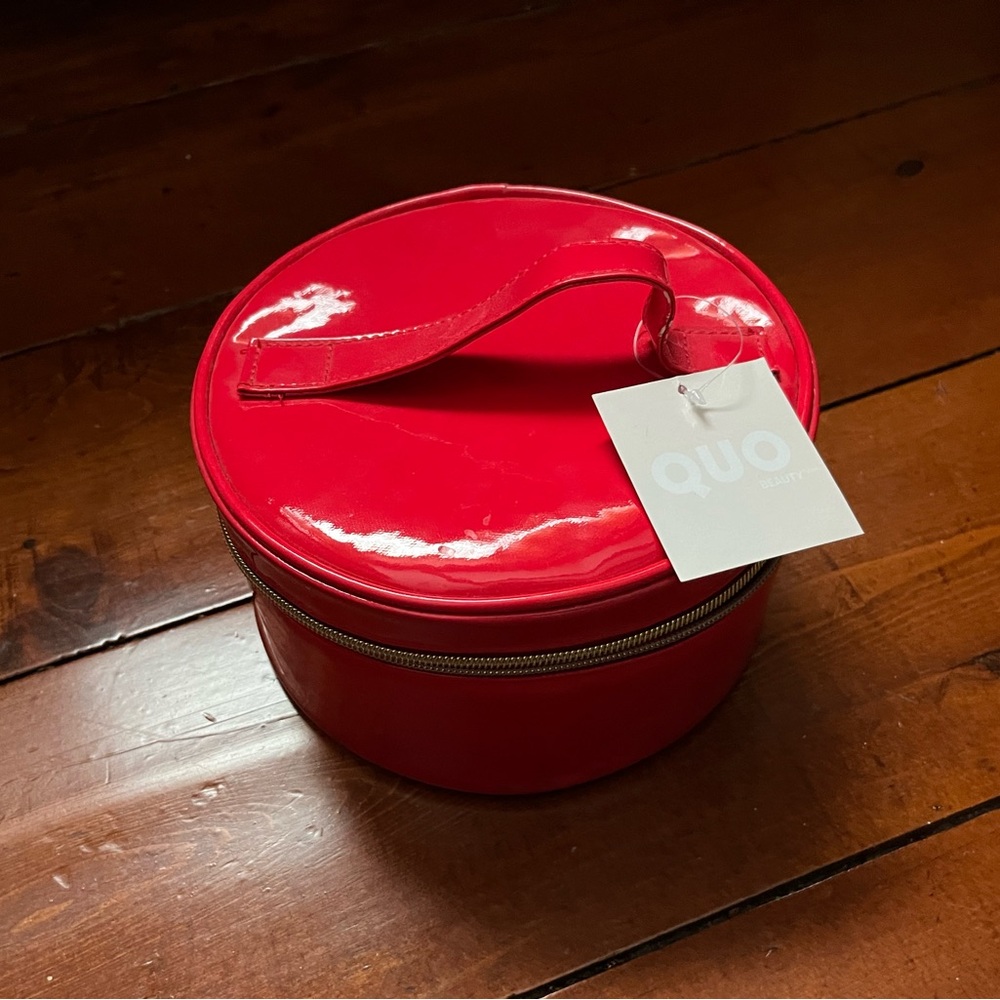 Round Beauty Organizer Red